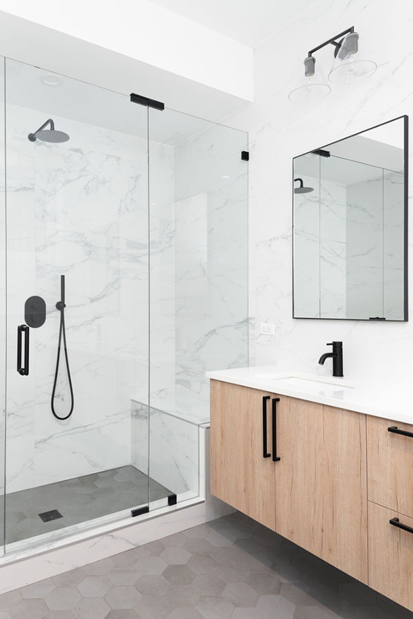 Vous souhaitez vous lancer dans la rénovation de votre salle de bains ? Les équipes de CDC Agencement sont à votre disposition pour concrétiser votre projet 